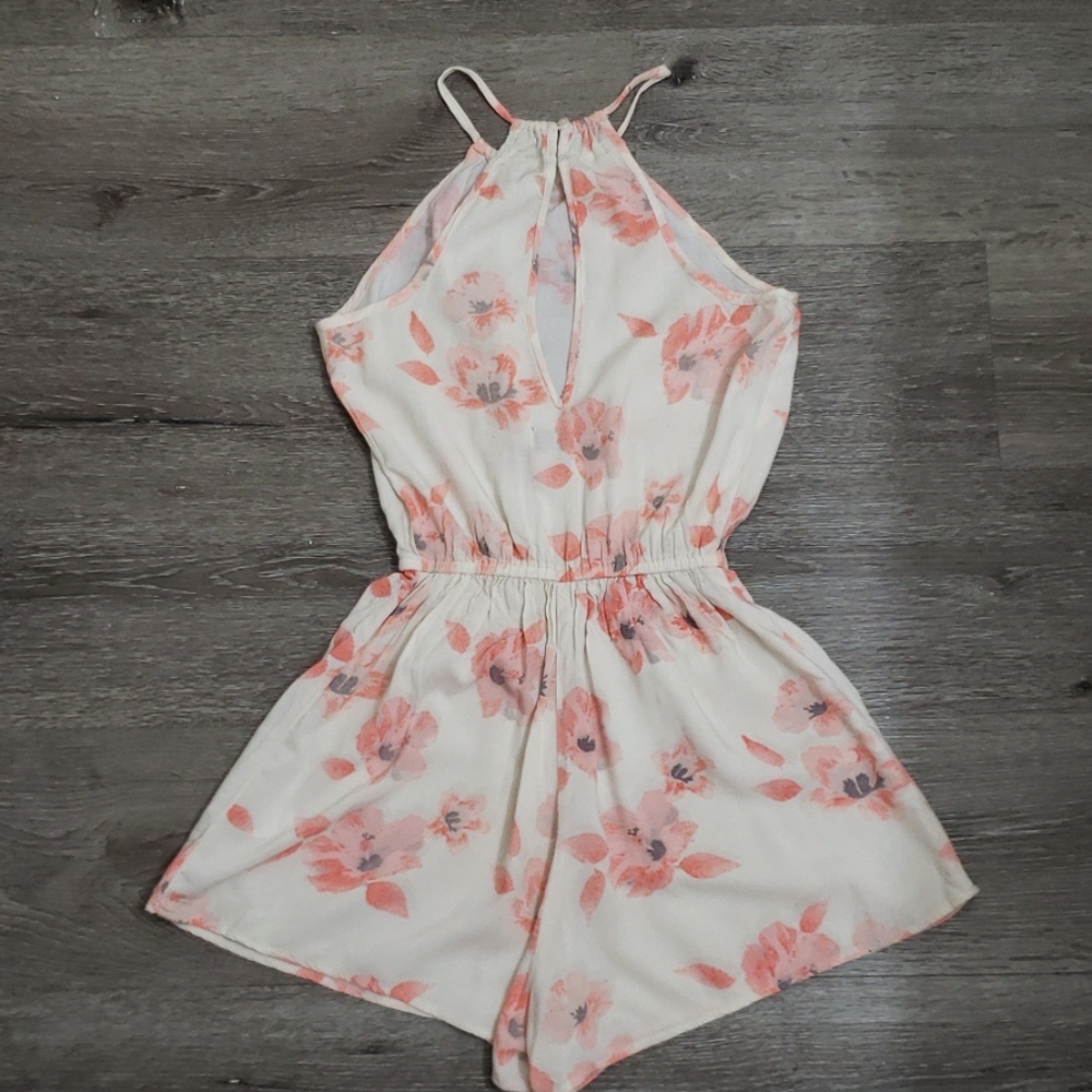 Romper - Picture 2 of 3